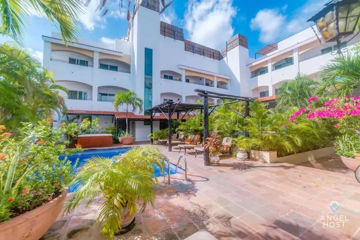 Ideal Group Getaway 4 Blocks To The Beach & Pool Playa del Carmen