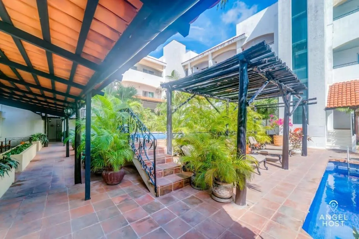 Ideal Group Getaway 4 Blocks To The Beach & Pool Playa del Carmen