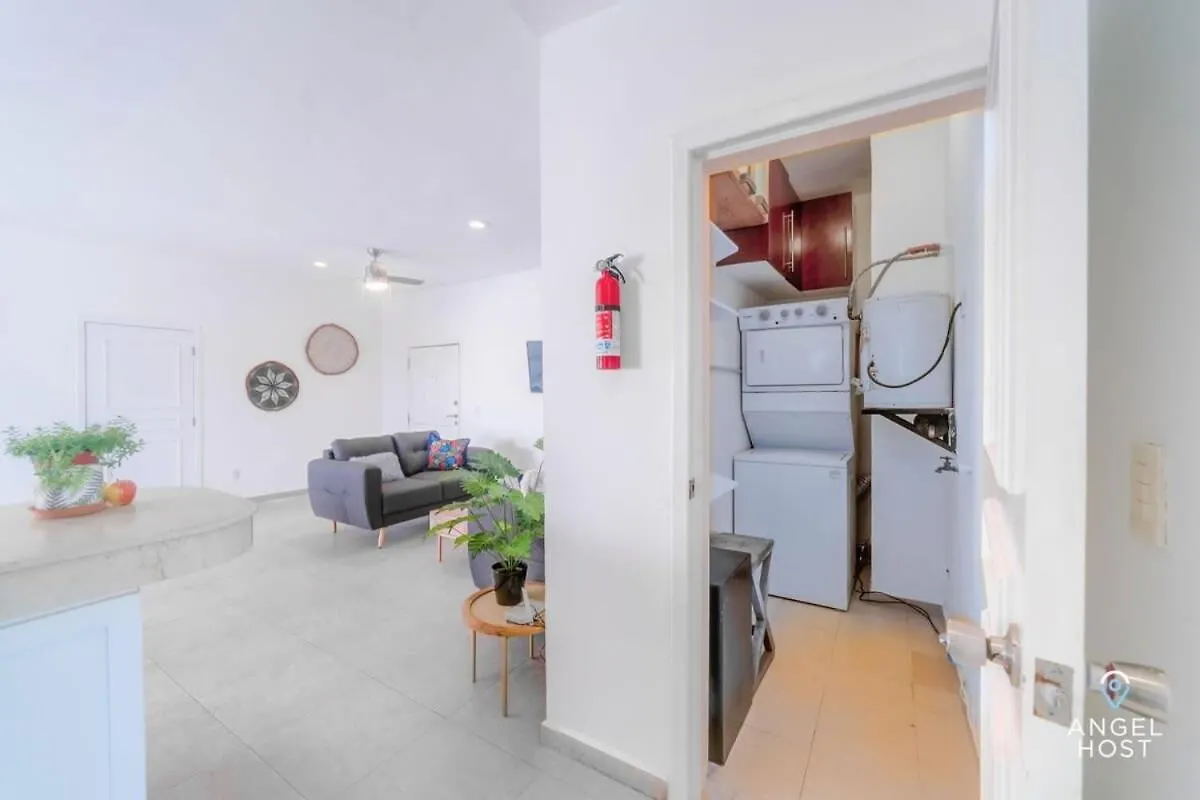 Ideal Group Getaway 4 Blocks To The Beach & Pool Playa del Carmen