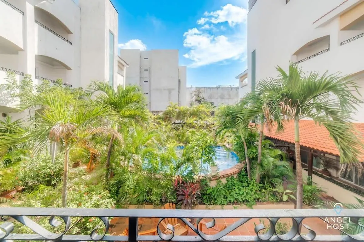 Ideal Group Getaway 4 Blocks To The Beach & Pool Playa del Carmen Mexico