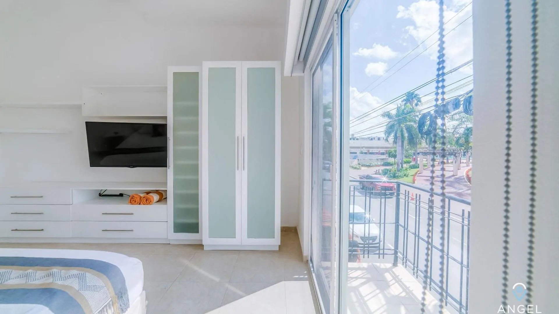 Ideal Group Getaway 4 Blocks To The Beach & Pool Плая-дель-Кармен