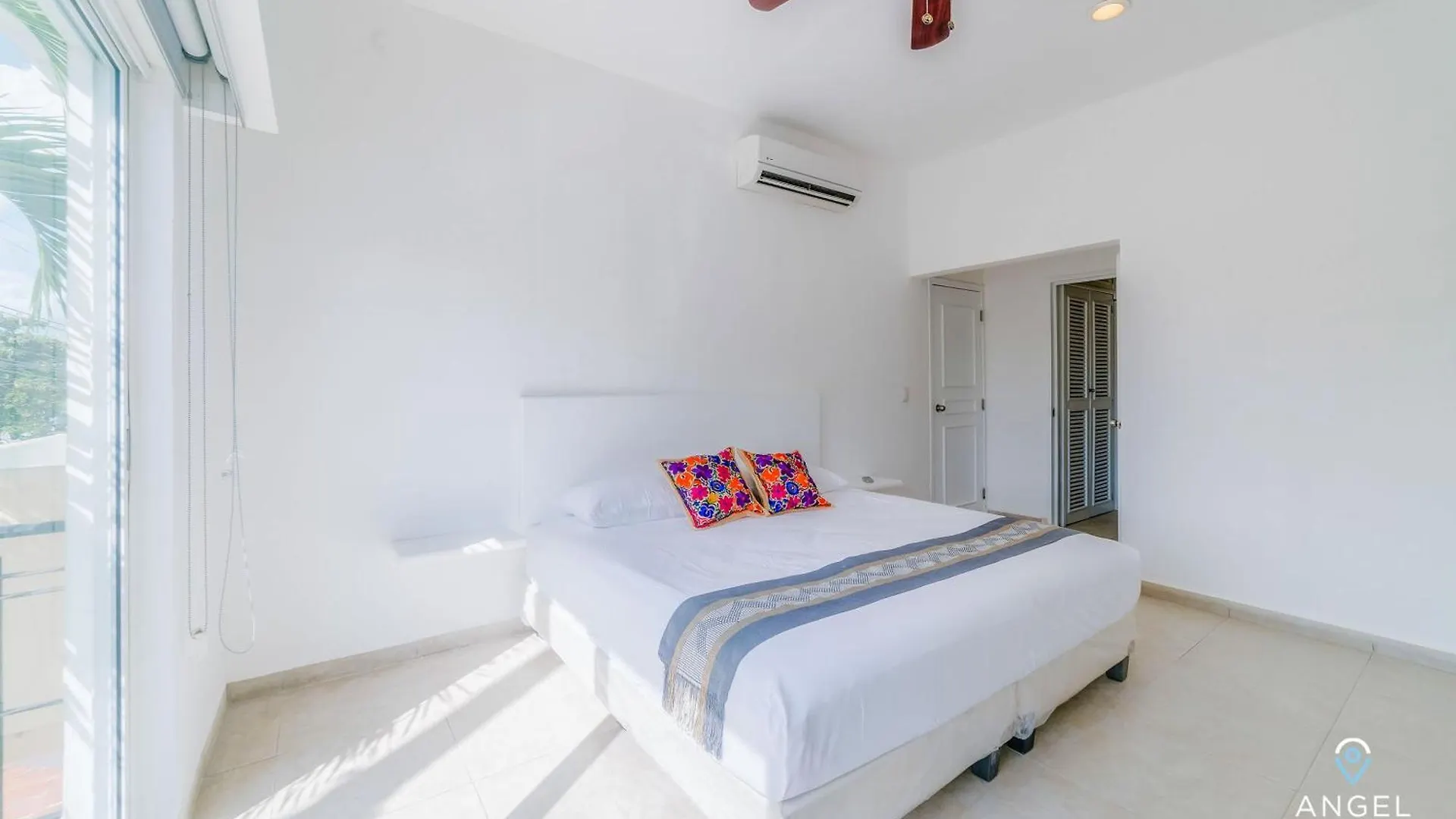 Ideal Group Getaway 4 Blocks To The Beach & Pool Плая-дель-Кармен